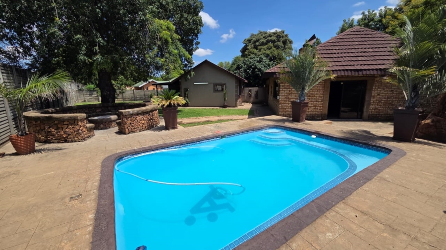 3 Bedroom Property for Sale in Protea Park North West